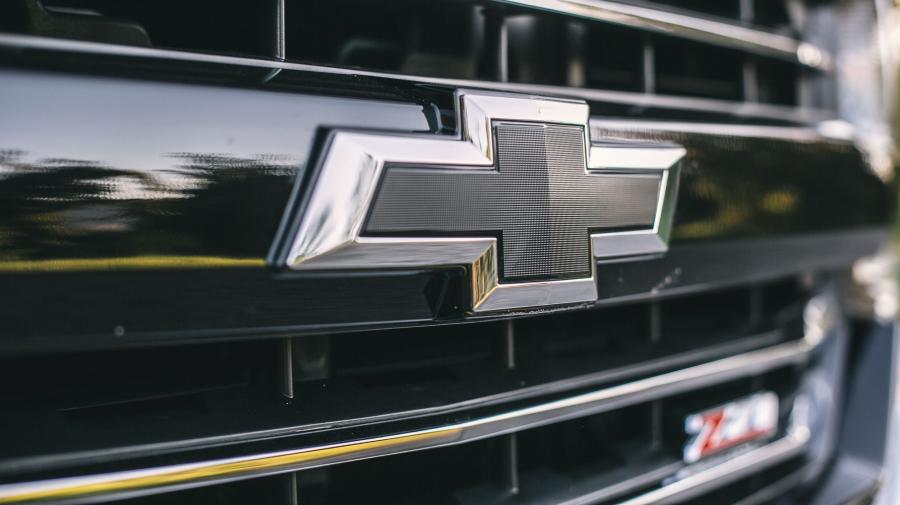 Логотип Chevrolet Silverado 1500 Redline Crew Cab 2017 года  (фото 23 из 26)